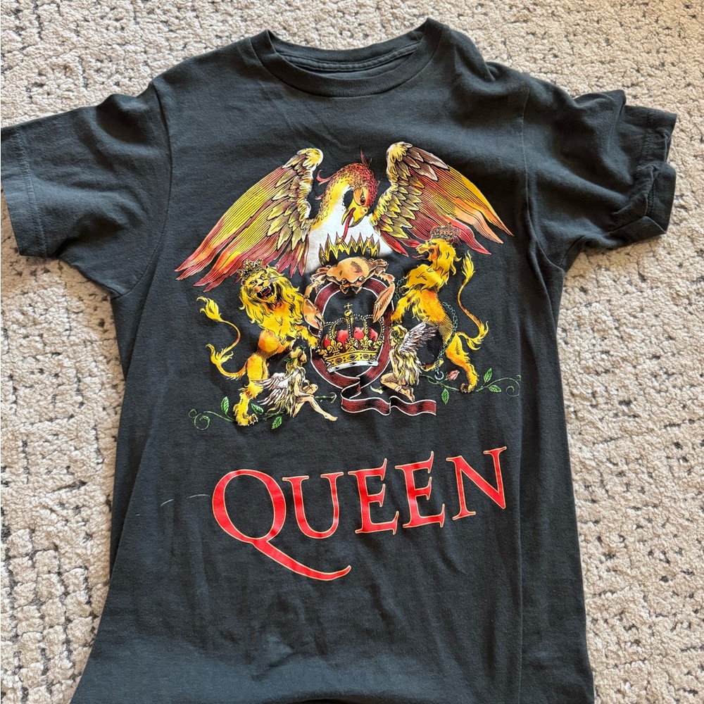 Queen official merch Graphic Tee
